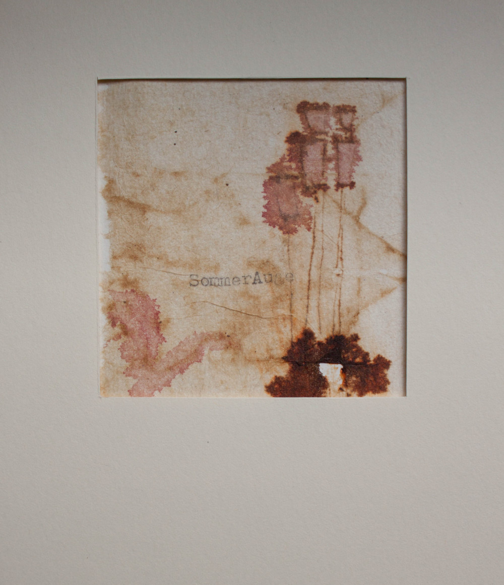 SommerAuge | 2010 | watercolor and typewriter on used teabag